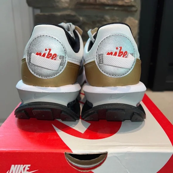 NIB Women’s Nike Air Max Pre-Day SE Pure Platinum/ White Size 7 - Picture 8 of 14